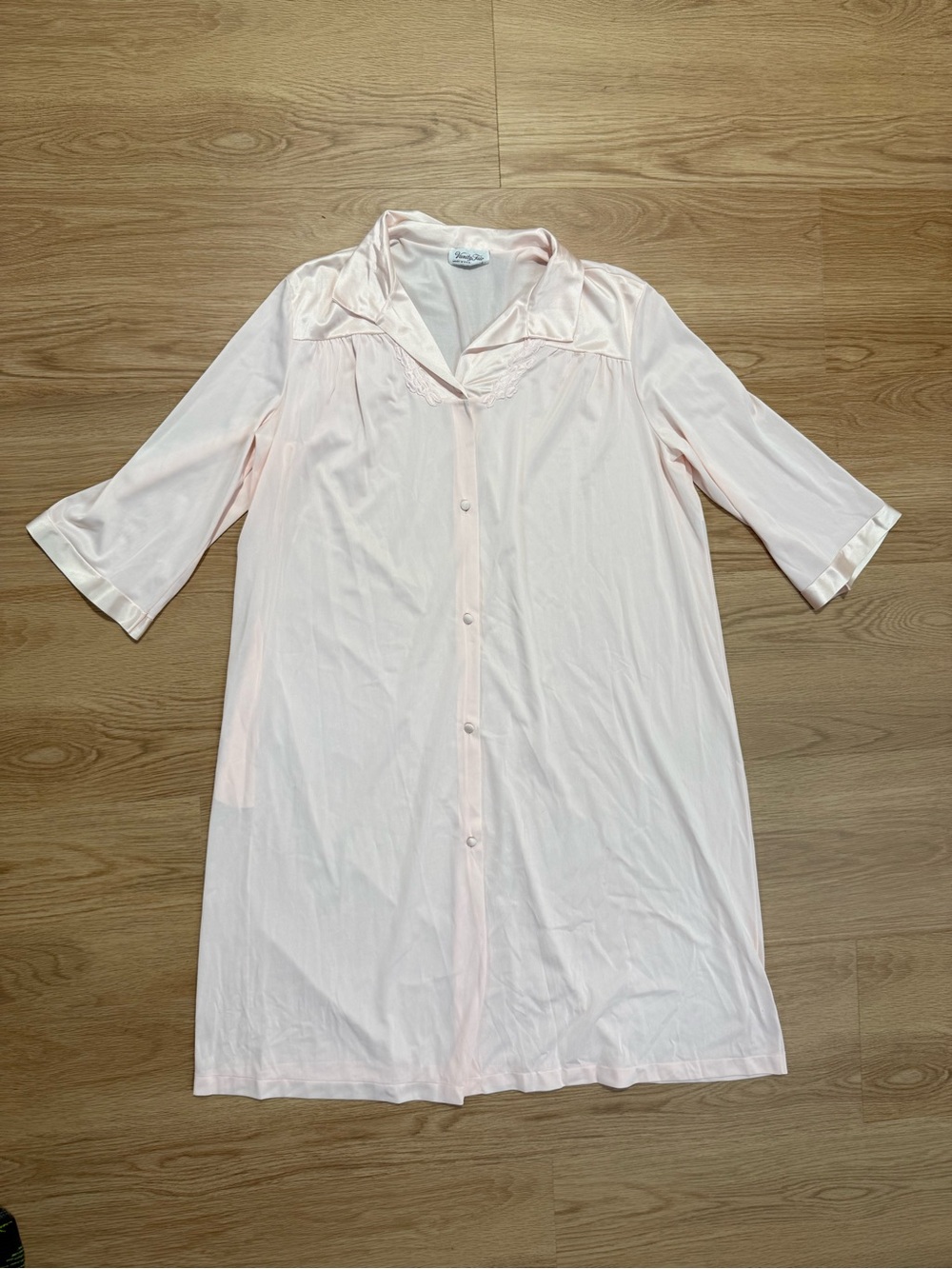 Vintage Vanity Fair Soft Pastel Pink Women’s Button-Front Nightgown